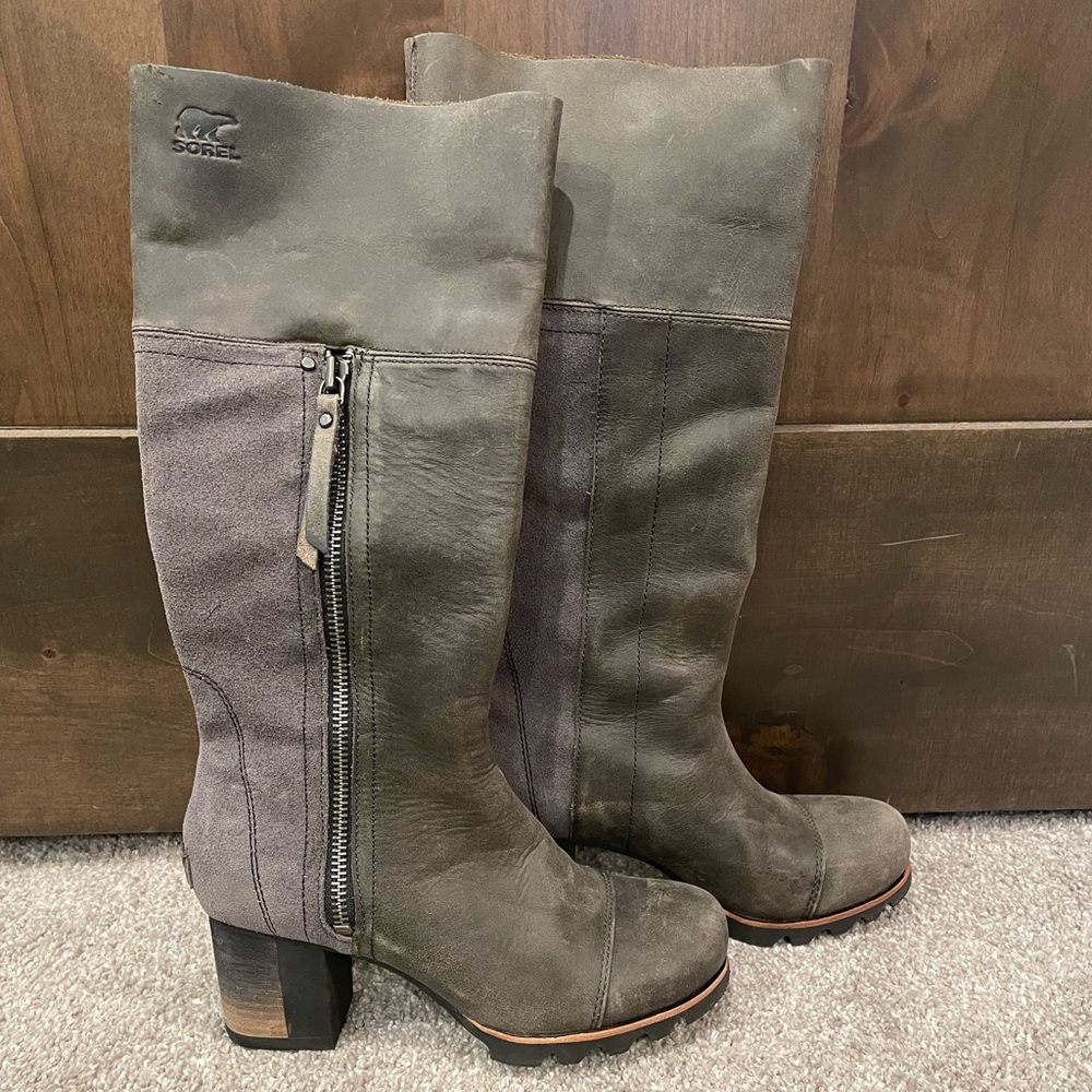 Like new Sorel knee high boots